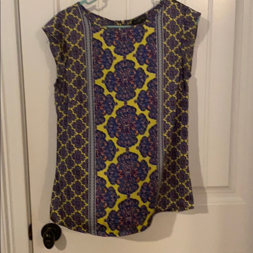 Capped sleeves top
